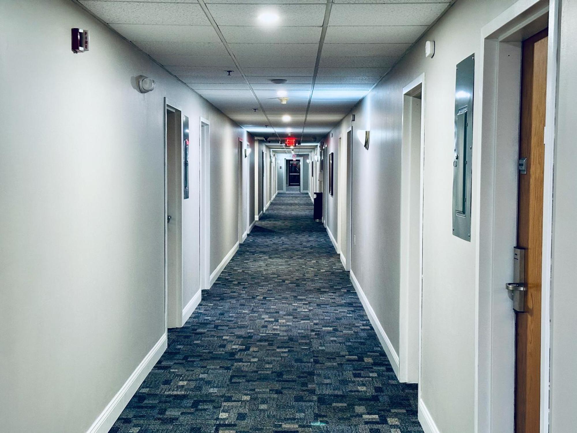 Houlton Ivey'S Motor Lodge מראה חיצוני תמונה